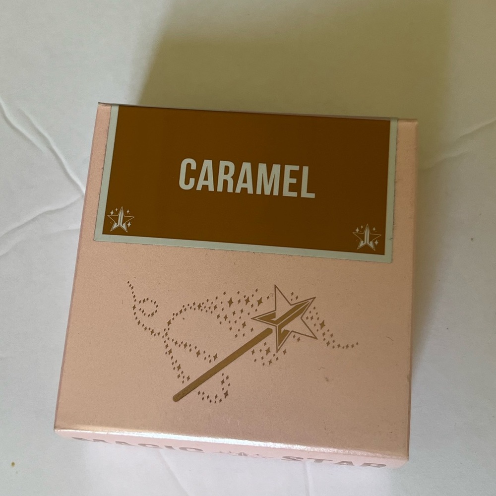 Jeffree Star setting powder caramel shade